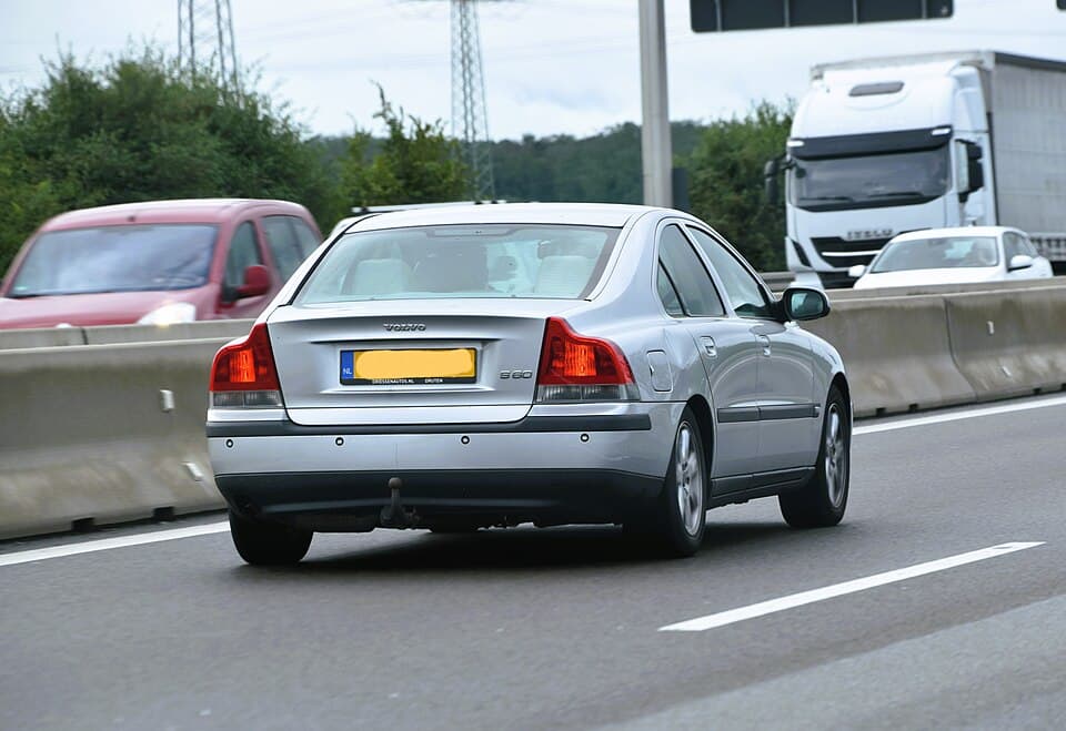 Volvo S60 / V60 I (S60 2000–2009, V70 II ako kombi)