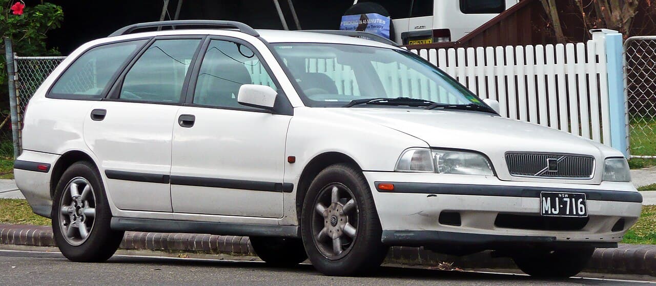 Volvo V40 I